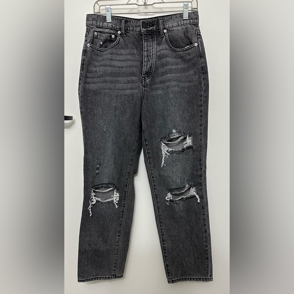 BDG Urban Outfitters Slim Straight Jean Distressed Black Wash